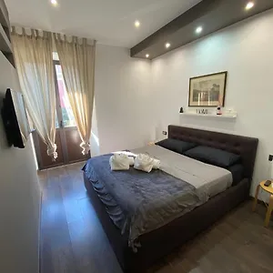 https://marilyns-guest-house.taorminaitalyhotels.com