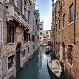  Appartement Canal View In Rialto By Wonderful Italy Italie